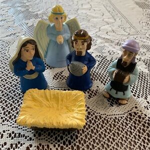 Nativity lot of 4 figures people angel/Mary/Joseph